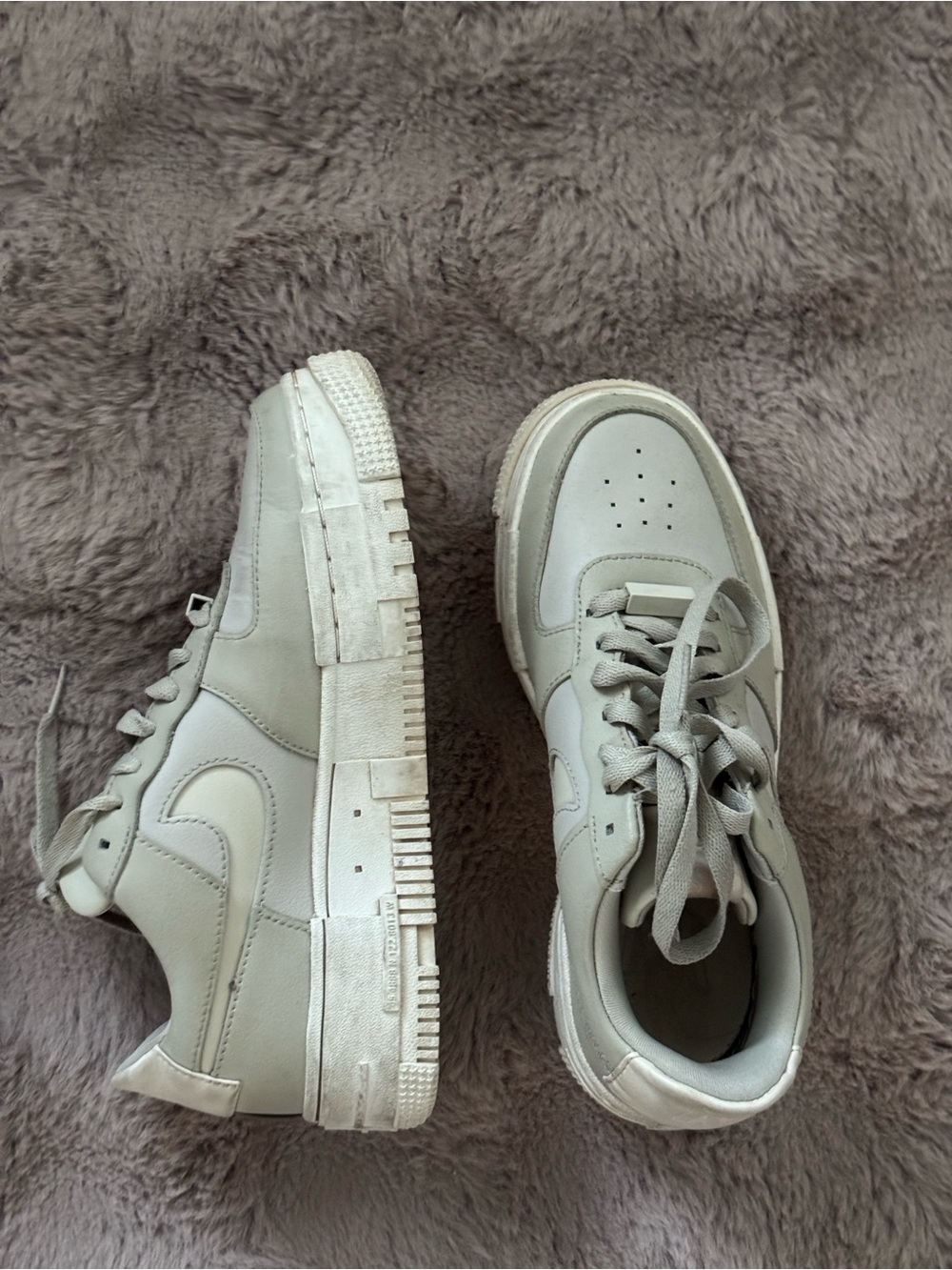 Nike Kids Low-Top Sneakers - Light Gray/Cream